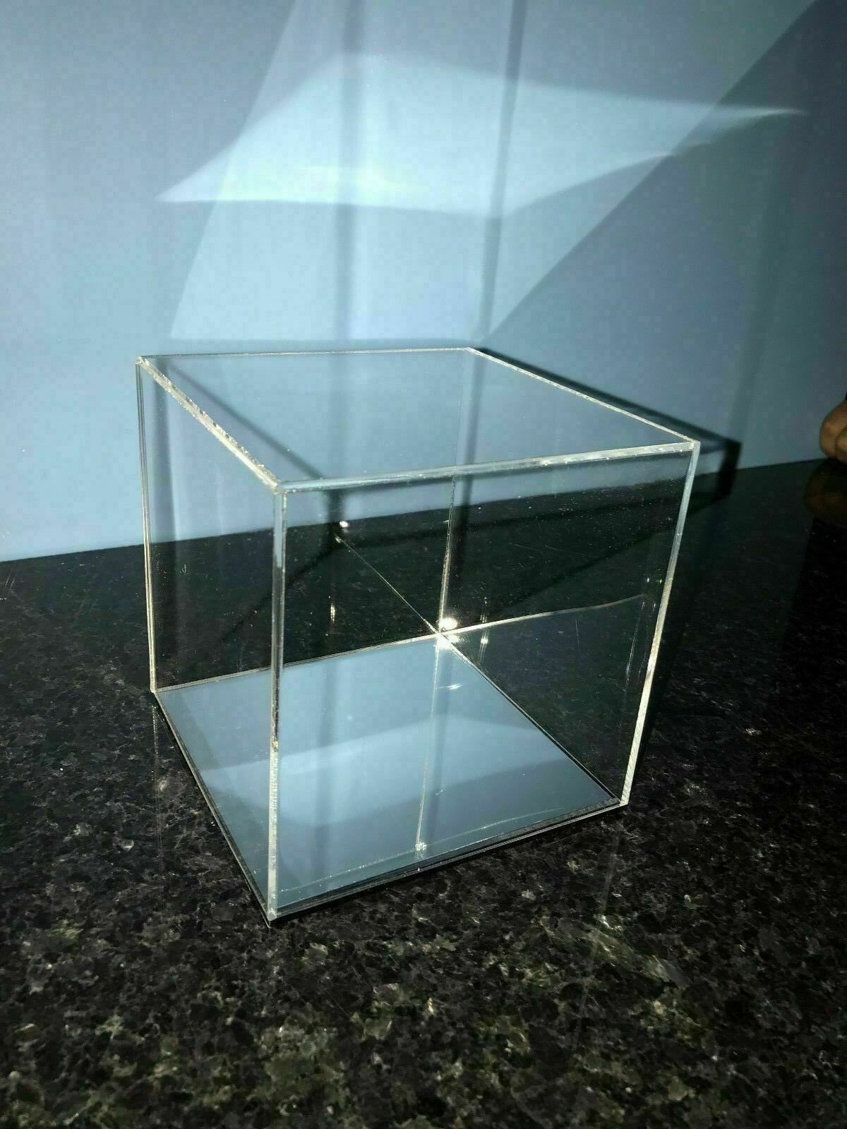 Display Cube Clear Acrylic/Perspex Square Box with Choice of 5 Colour Bases