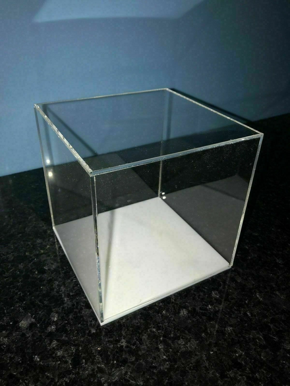 Display Cube Clear Acrylic/Perspex Square Box with Choice of 5 Colour Bases