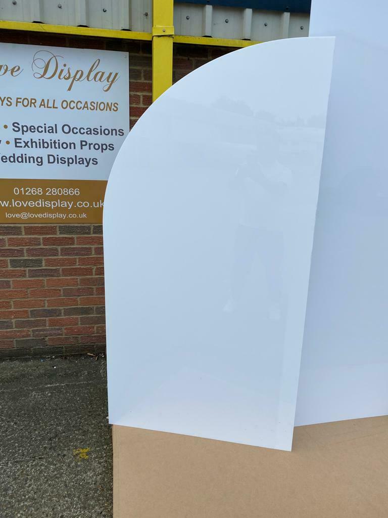 Backdrop Sail Curved Top 4 Sizes White High Gloss Acrylic With Back Stand