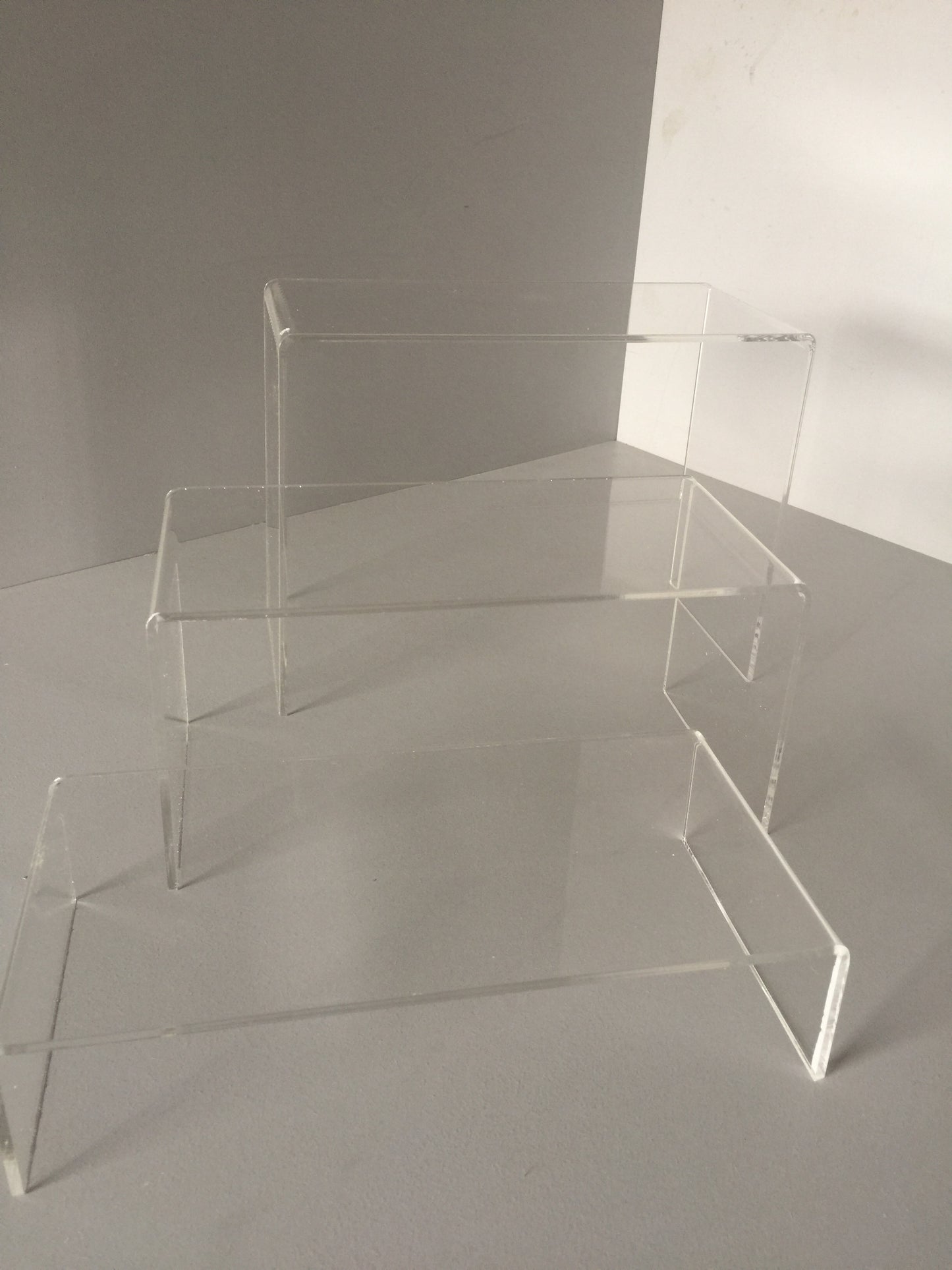 Riser / Bridge Display 1 Step Acrylic display / 200mm Wide x 100mm Deep, 3 Heights Per Pack