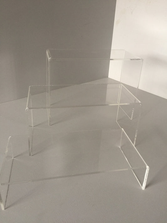 Riser / Bridge Display 1 Step Acrylic display / 200mm Wide x 100mm Deep, 3 Heights Per Pack