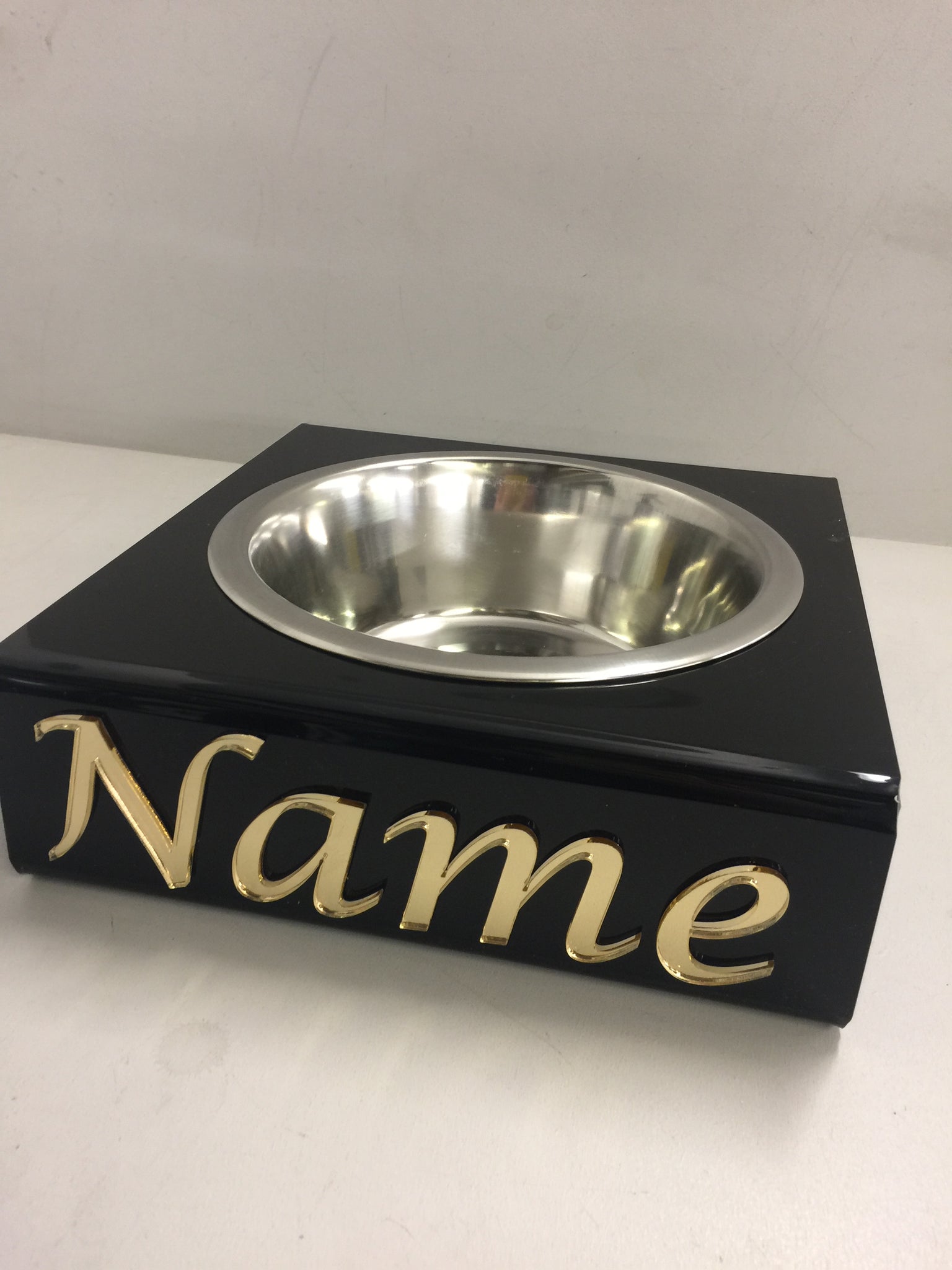 Pets Personalised medium dog bowl stand with 21cm bowl