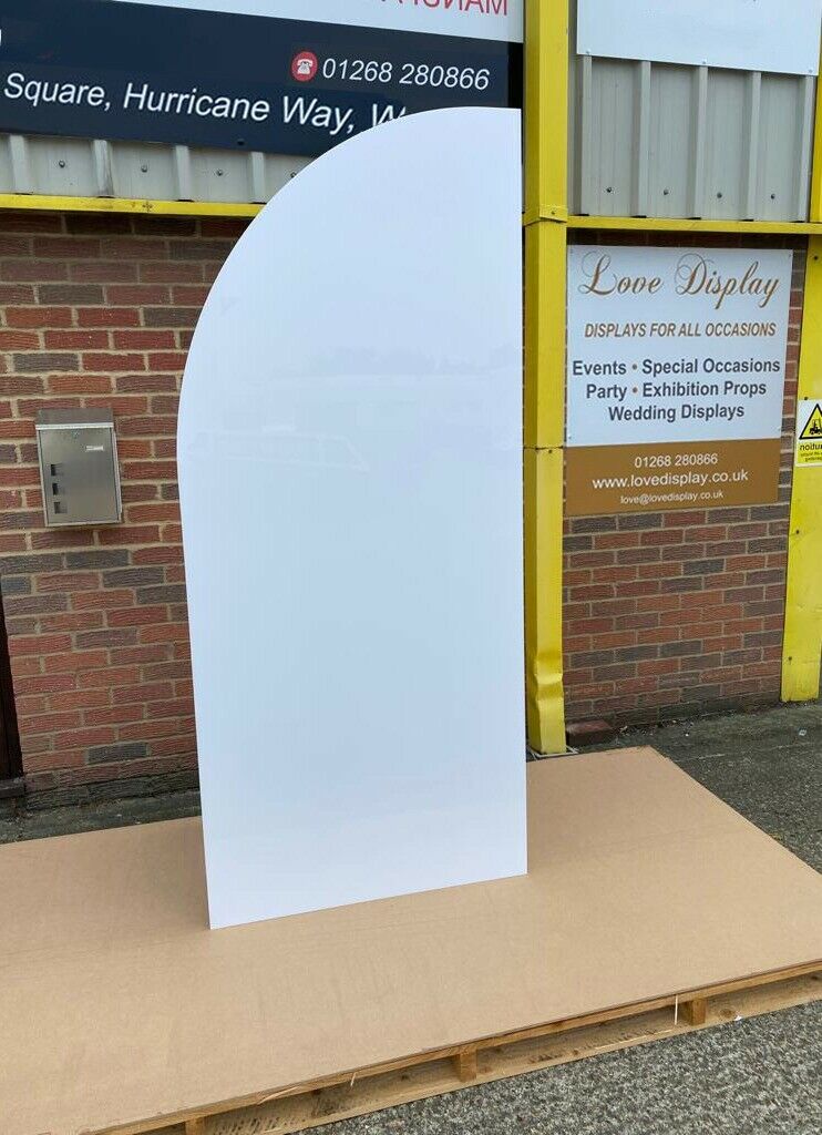 Backdrop Sail Curved Top 4 Sizes White High Gloss Acrylic With Back Stand